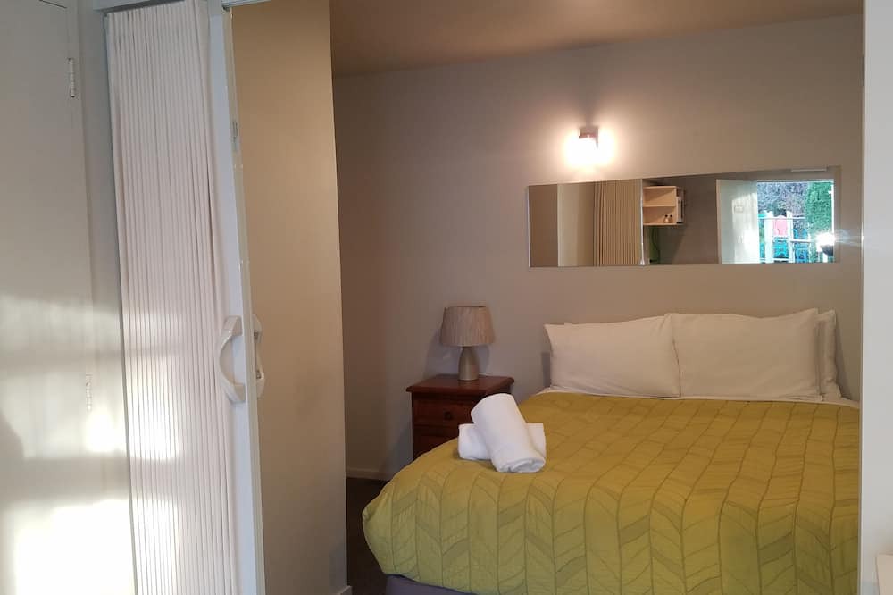 Grovetown Hotel | Blenheim Bridges Holiday Park