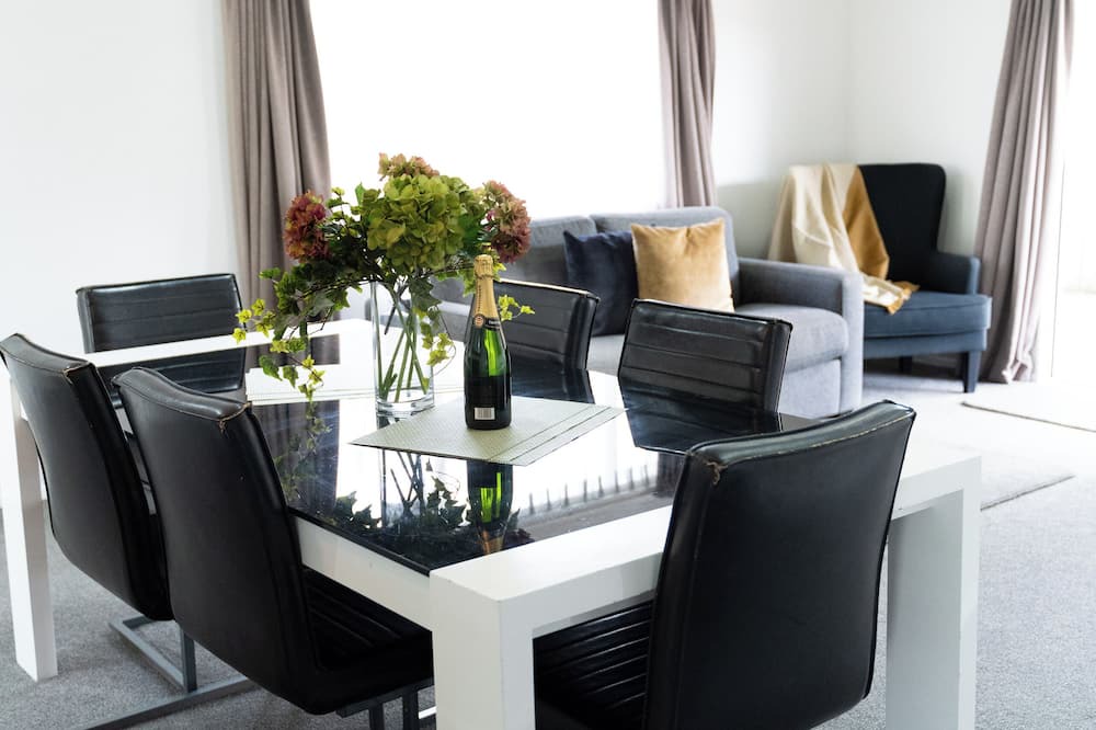 Whakatane Hotel | Pacific Coast Motor Lodge