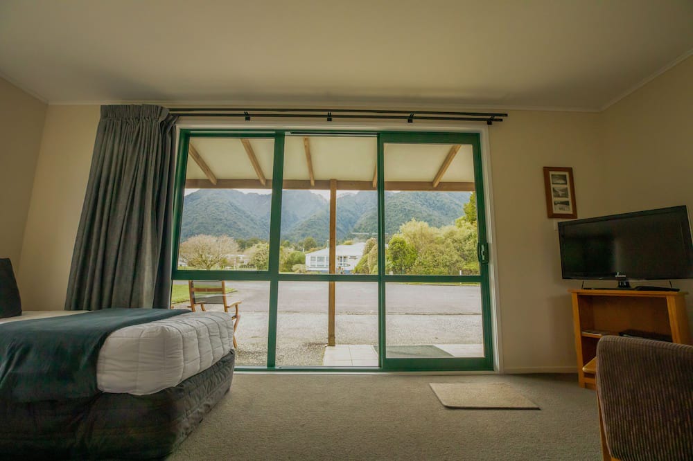 Fox Glacier Hotel | Rainforest Motel