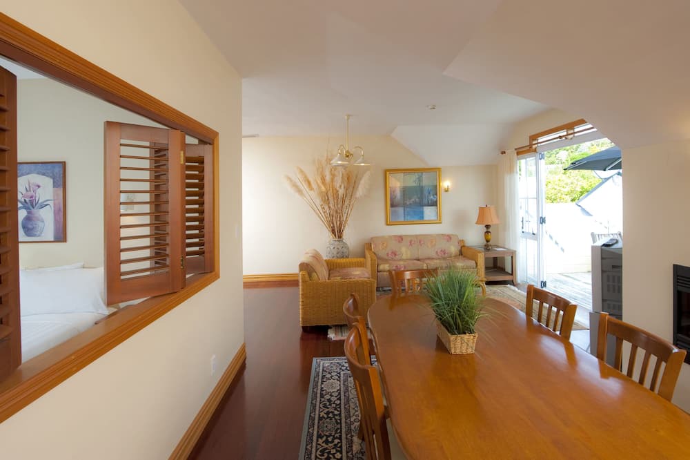 Russell Apartment | Seaport Village
