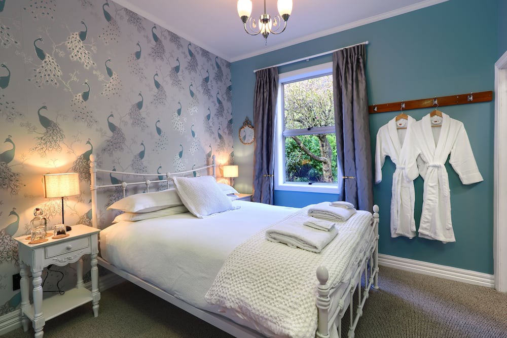 Lower Shotover Bed & Breakfast | The Ferry Bed & Breakfast