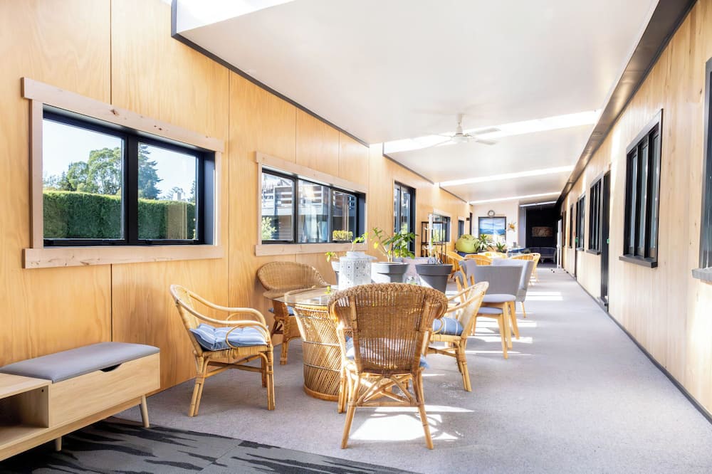 Te Anau Bed & Breakfast | Shakespeare House