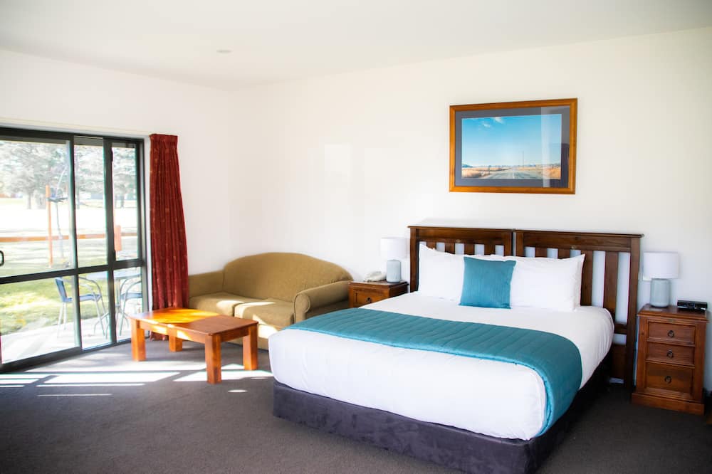 Lowburn Hotel | Carrick Lodge Motel