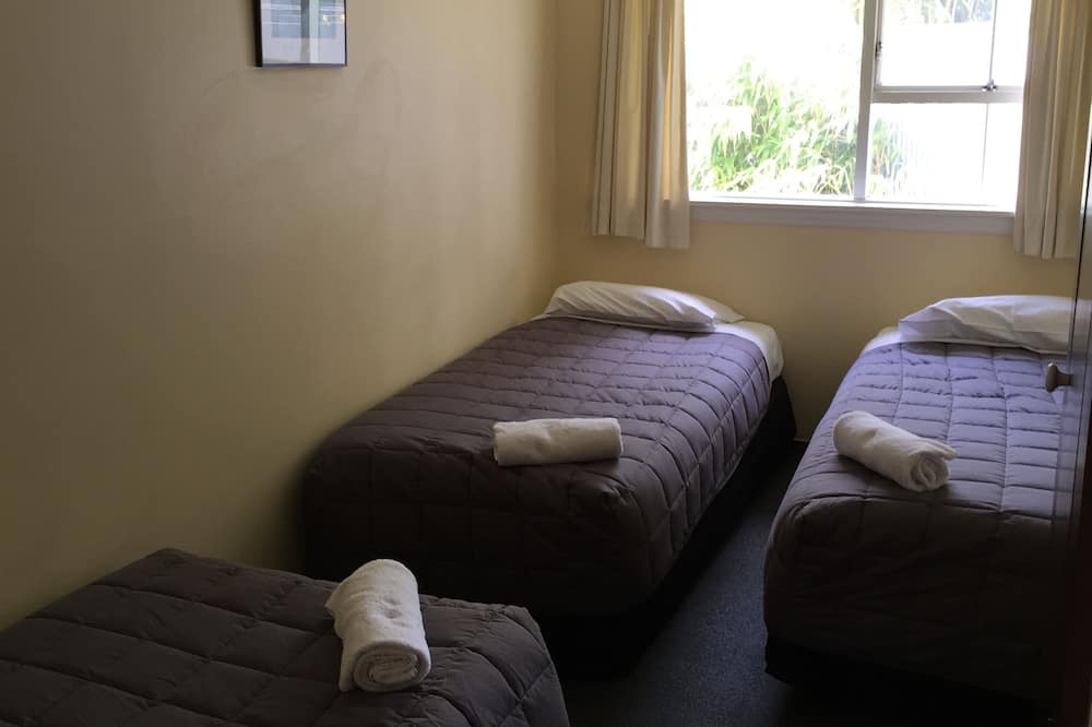 Phillipstown Hotel | Ferry Motel