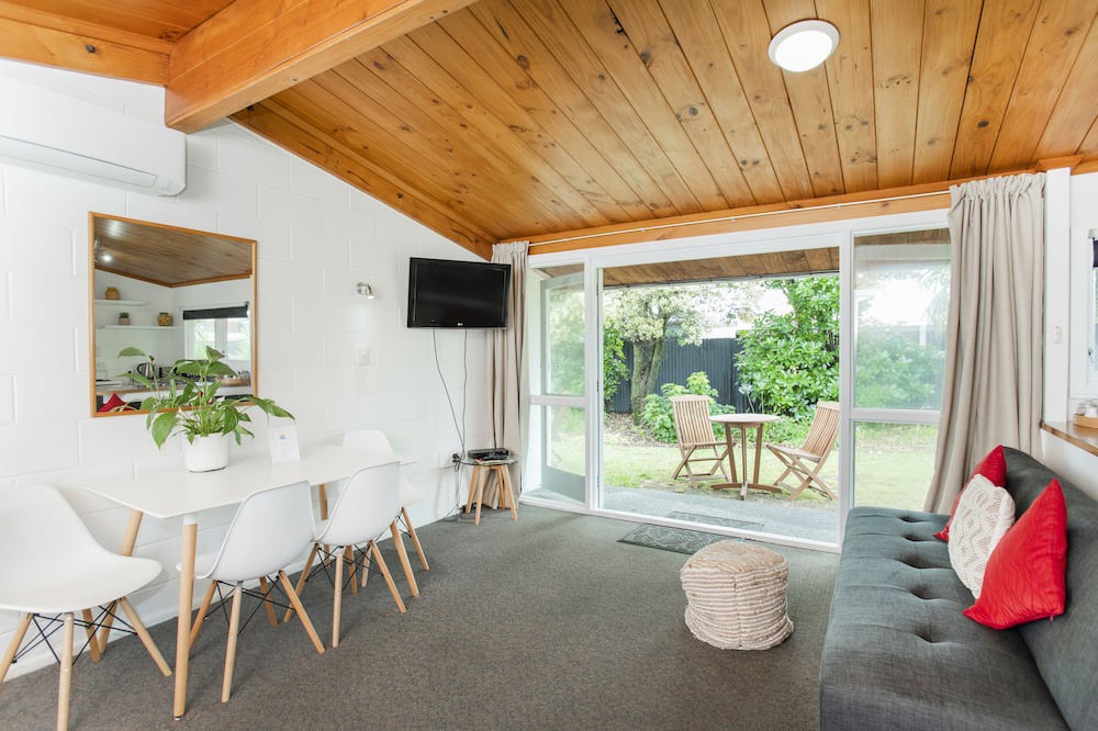 Gisborne Hotel | Waikanae Beach Motel