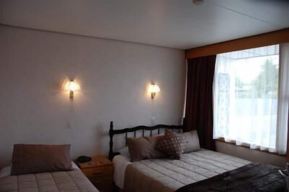 Gore Hotel | Charlton Motel