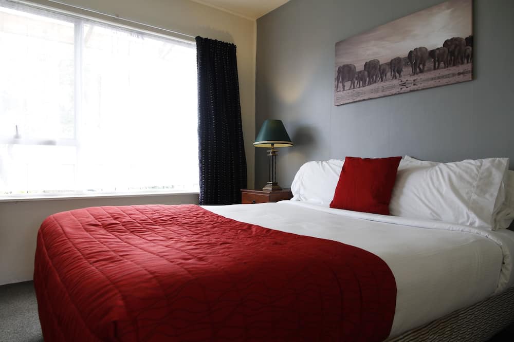 Saint Albans Cabin | Cranford Cottages And Motel
