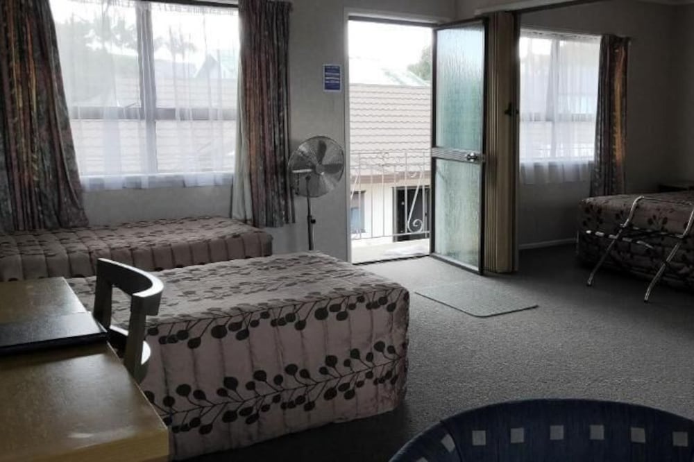 Whangarei Hotel | Cypress Court Motel