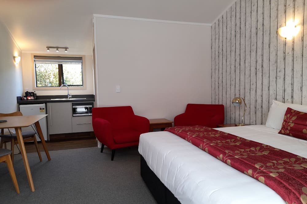 Fox Glacier Hotel | Lake Matheson Motel