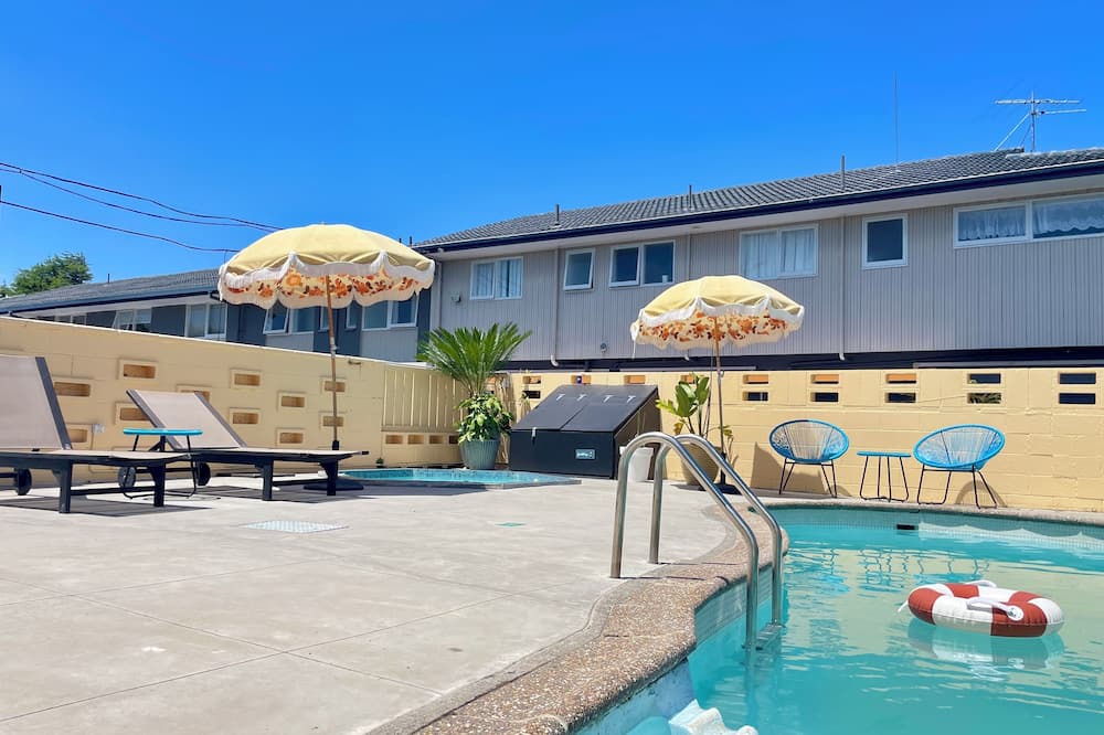 Mount Eden Hotel | Mount Eden Motel