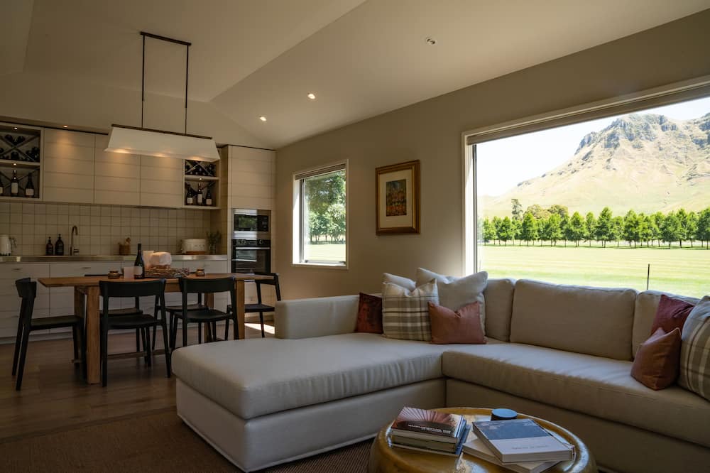 Tuki Tuki Cabin | Craggy Range Luxury Vineyard Retreat