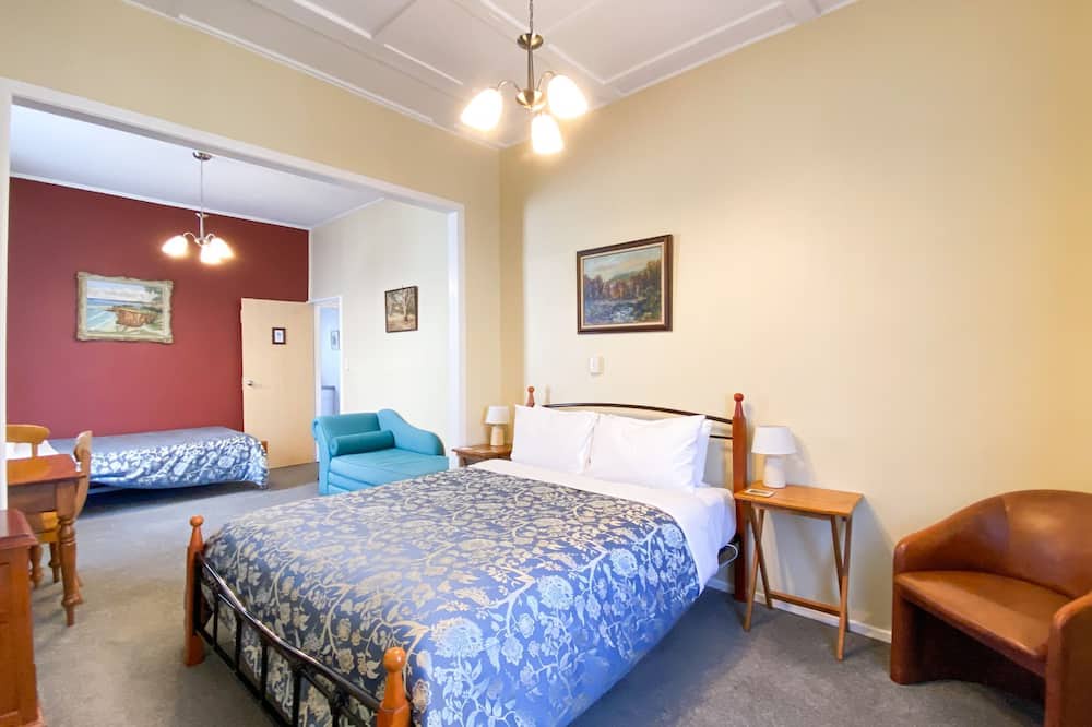 National Park Village Bed & Breakfast | Tongariro Crossing Lodge
