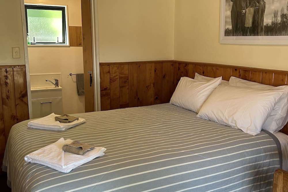 Ohaupo Hotel | Mystery Creek Motel