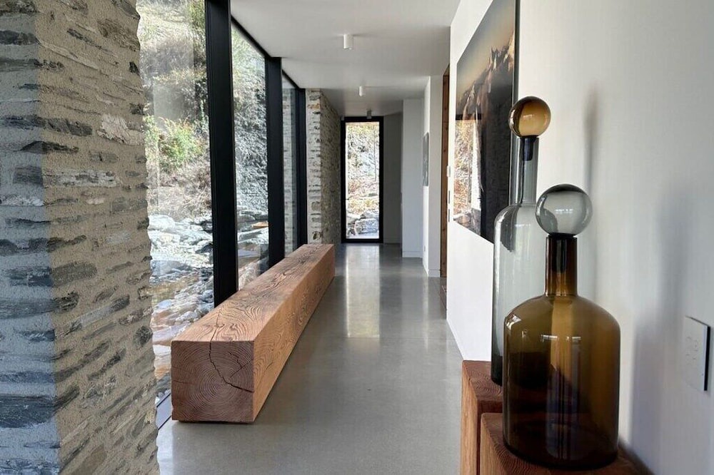 Closeburn Villa | 45 Degrees South|BBQ |Hot Tub |Private