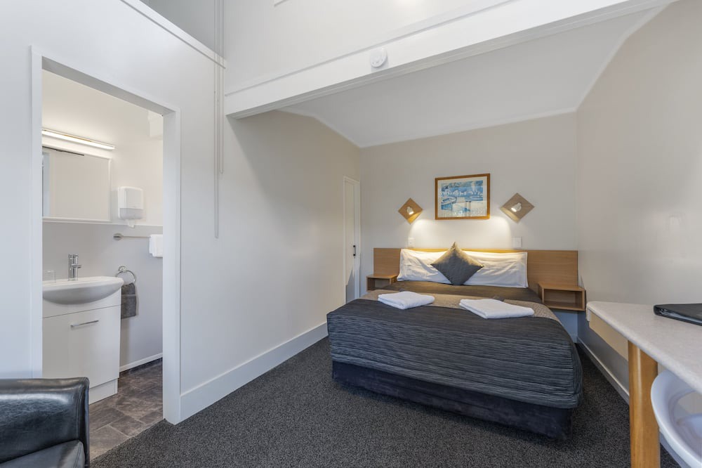 Taupo Hotel | Central Inn Taupo