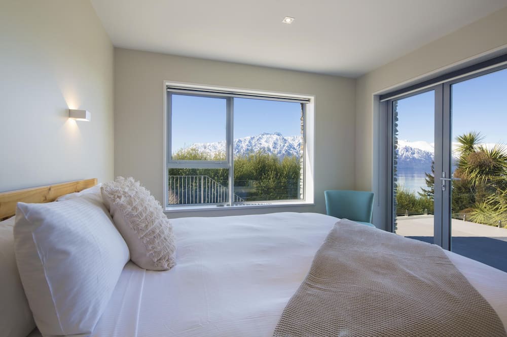 Fernhill Villa | The Views and Spa by Staysouth