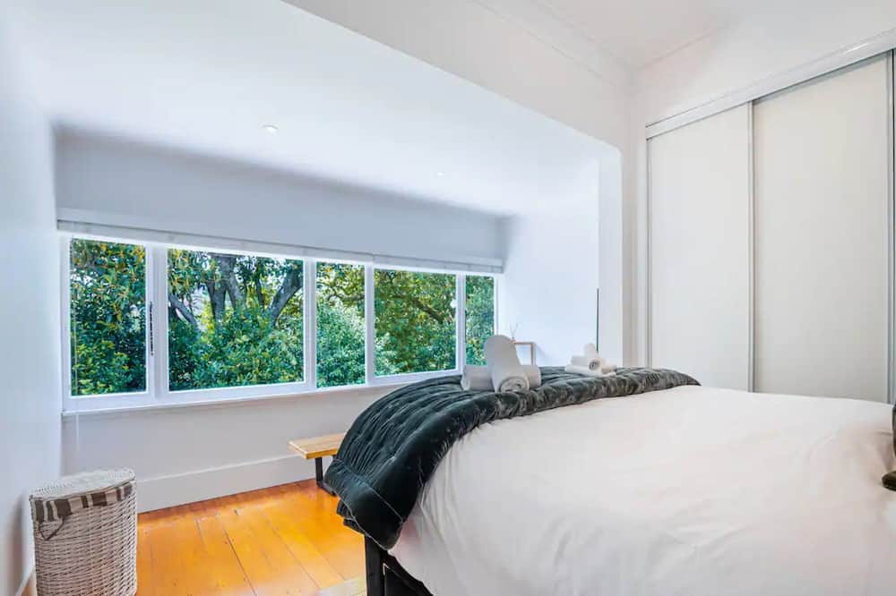 Freemans Bay Villa | Sunny Two-Bedroom Villa