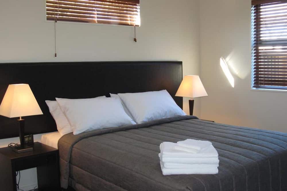 Woodend Hotel | Pegasus Gateway Motels and Apartments