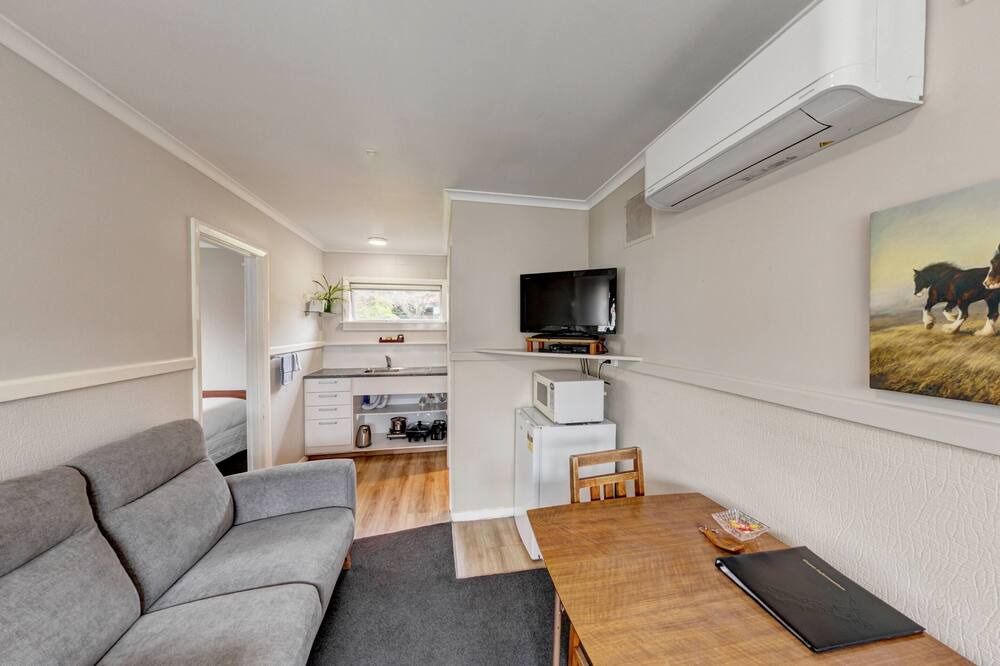 Burkes Pass Hotel | Burkes Pass Country Motel