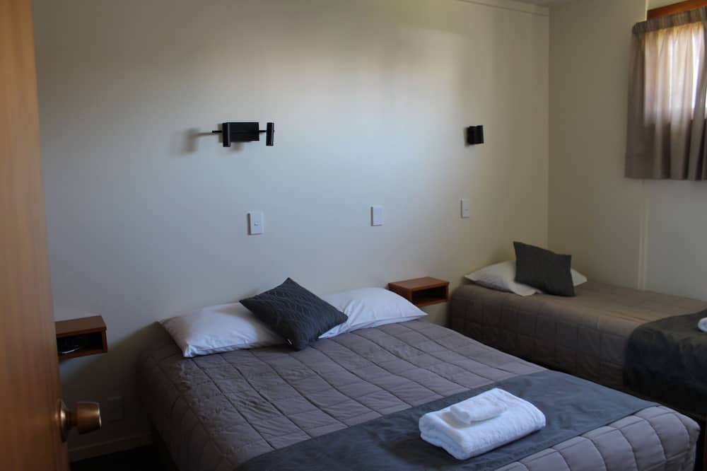 Hastings Hotel | Elmore Lodge Motel