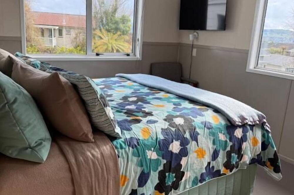 Taupo Bed & Breakfast | Happy Home