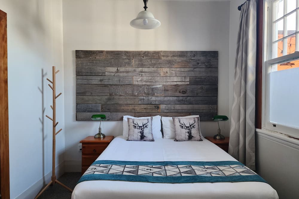 Pirongia House | Alexandra Hotel