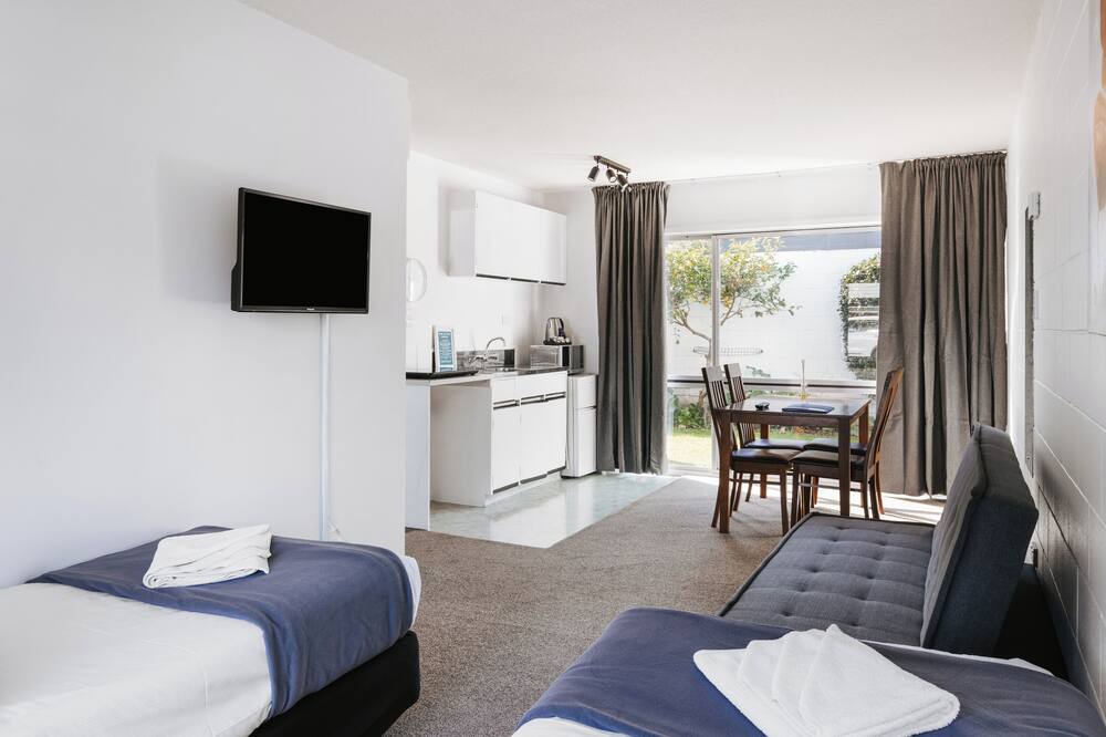 Tauranga Hotel | Roselands Motel