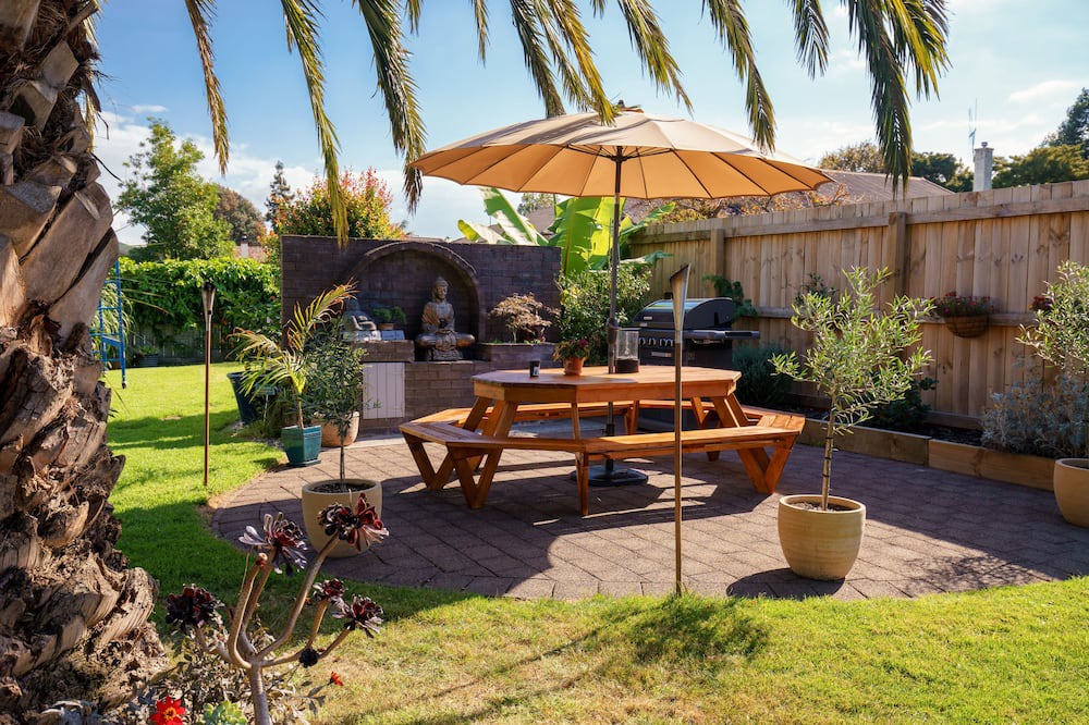 Tauranga Hotel | Roselands Motel