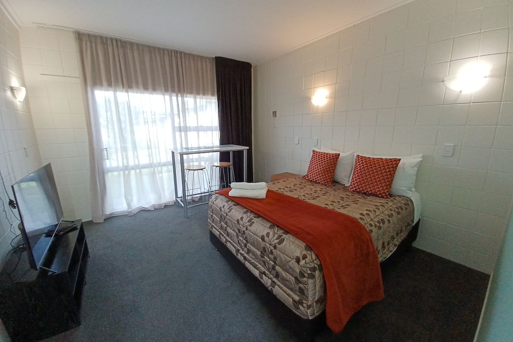 Dargaville Hotel | Parkview Motel