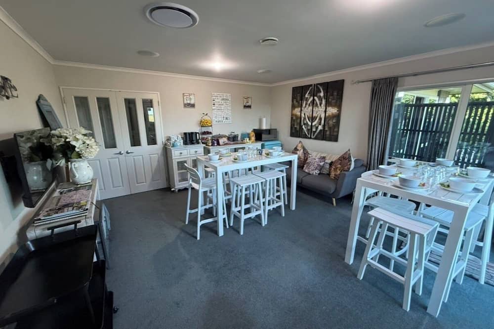 Waitomo Caves Bed & Breakfast | Waitomo Orchard Estate B&B