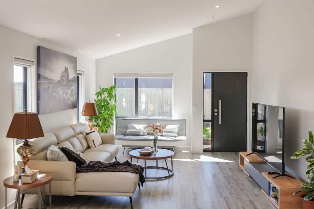 Prebbleton Apartment | Warm Safe Quiet Spacious Family Home, Sleeps 7