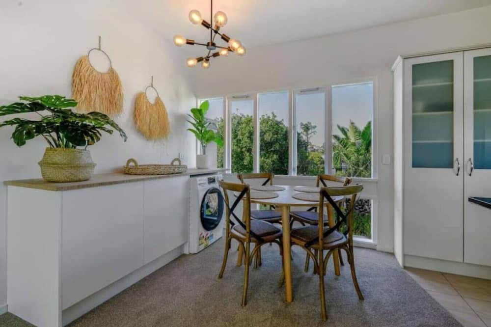 Mission Bay Apartment | Sun Soaked 1 BD | Full Kitchen w/Sea View