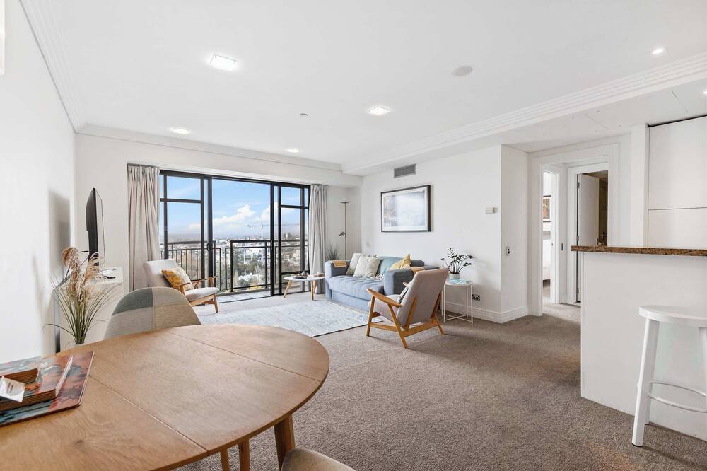 Auckland Central Business District Apartment | Bright 1 Bedroom Beauty with Balcony Zodiak Stays
