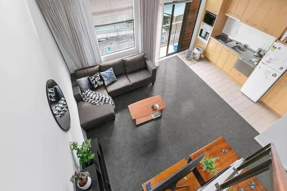 Eden Terrace Apartment | Roomy Loft with Free Parking by Zodiak Stays