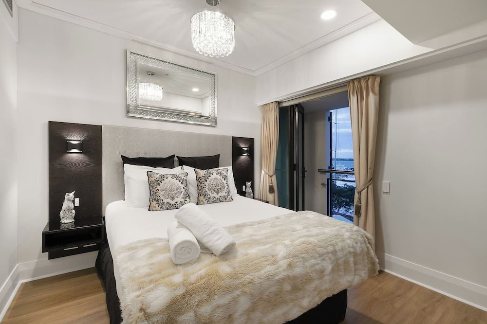 Auckland Central Business District Apartment | Extravagant Escape - Sebel