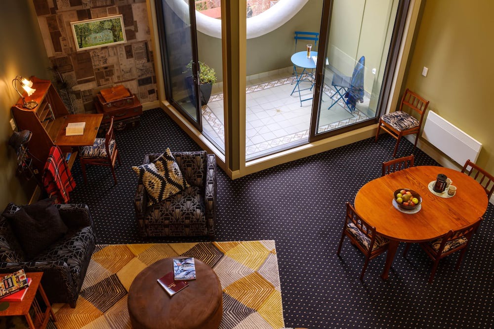 Dunedin City Centre Apartment | Henry Matthews Apartment