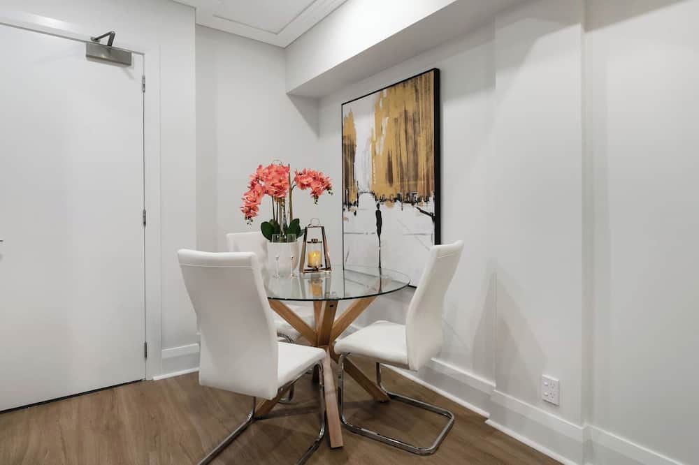 Auckland Central Business District Apartment | The Celebrity - Viaduct