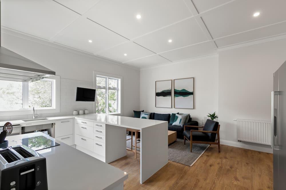 Grey Lynn Villa | The Village Reserve