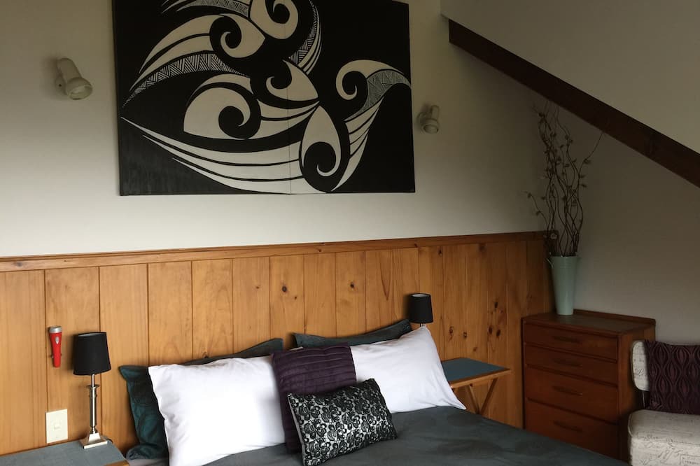 Thames Cottage | Grafton Cottage & Chalets