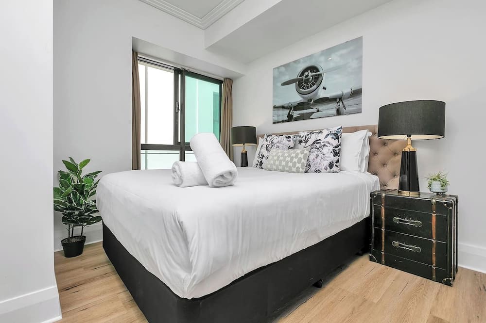 Auckland Central Business District Apartment | Glamorous Getaway - Heart of the Viaduct `Quays`