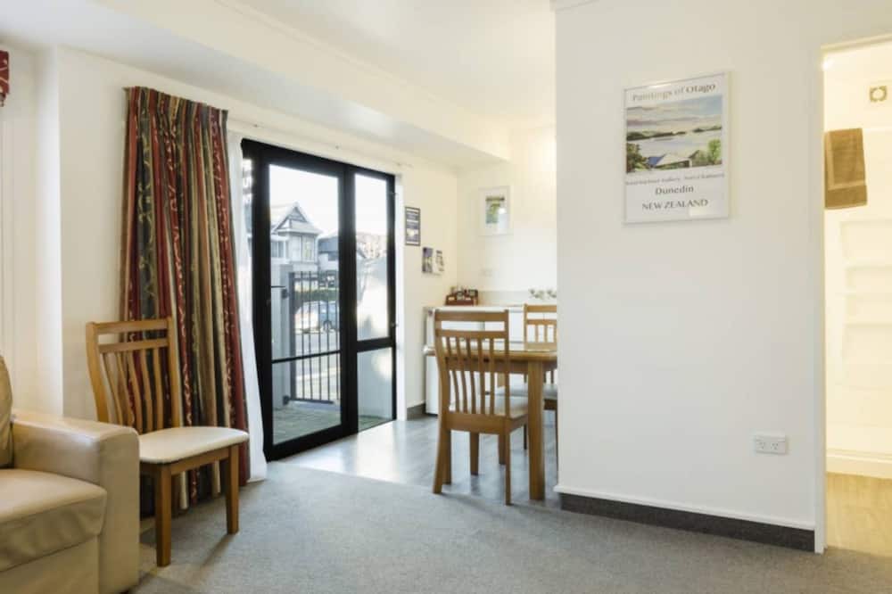 North Dunedin Apartment | 755 Regal Court
