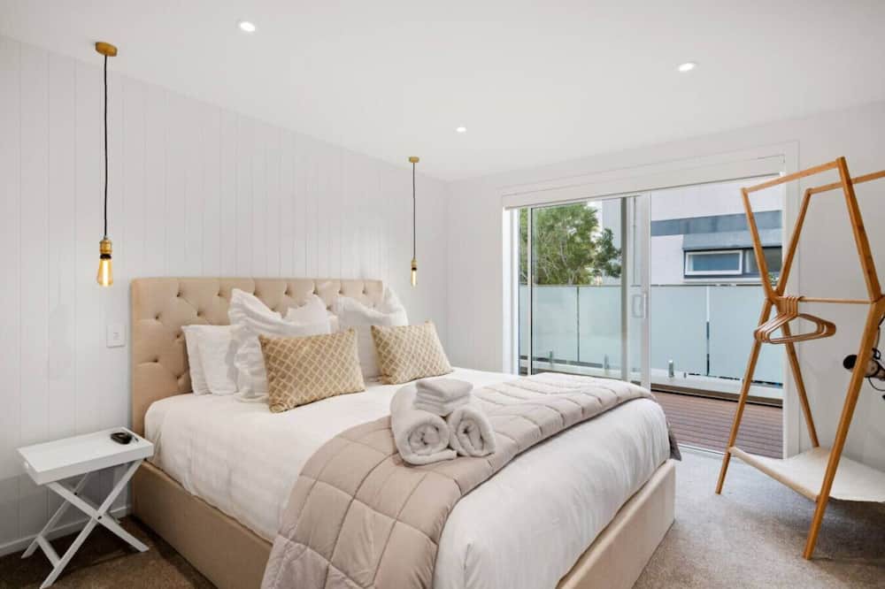 Mission Bay Apartment | Luxury Apart, Seaviews & Balcony, Full Kitchen