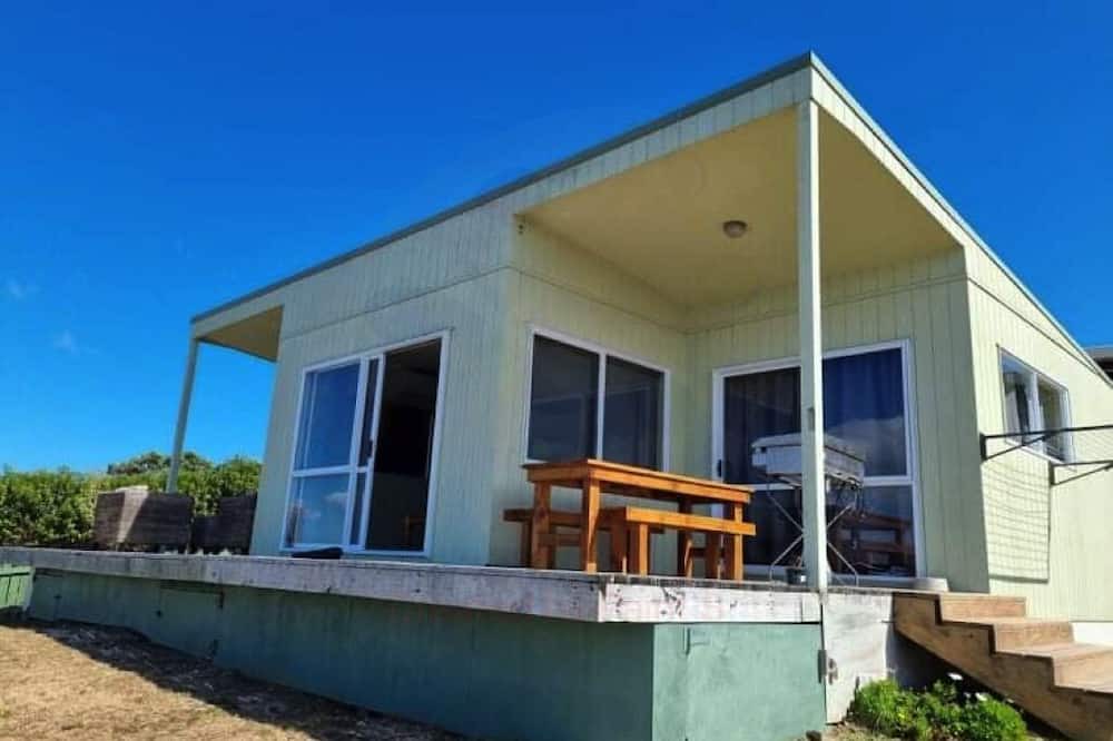 Merita House | Stunning views of the bay - 2 min to the beach!