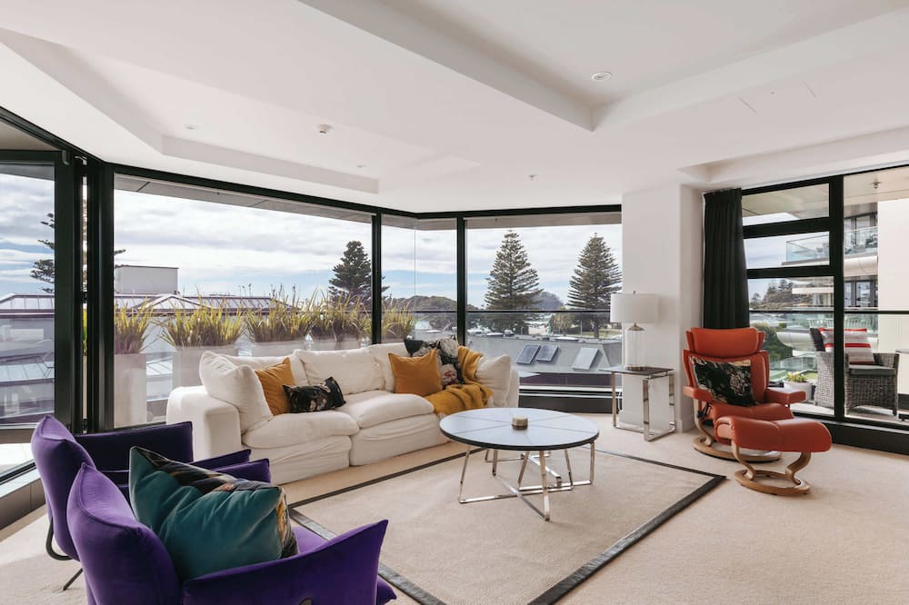 Mount Maunganui Apartment | Spectacular Sunrises & Sea Views - Pool, Spa, Gym