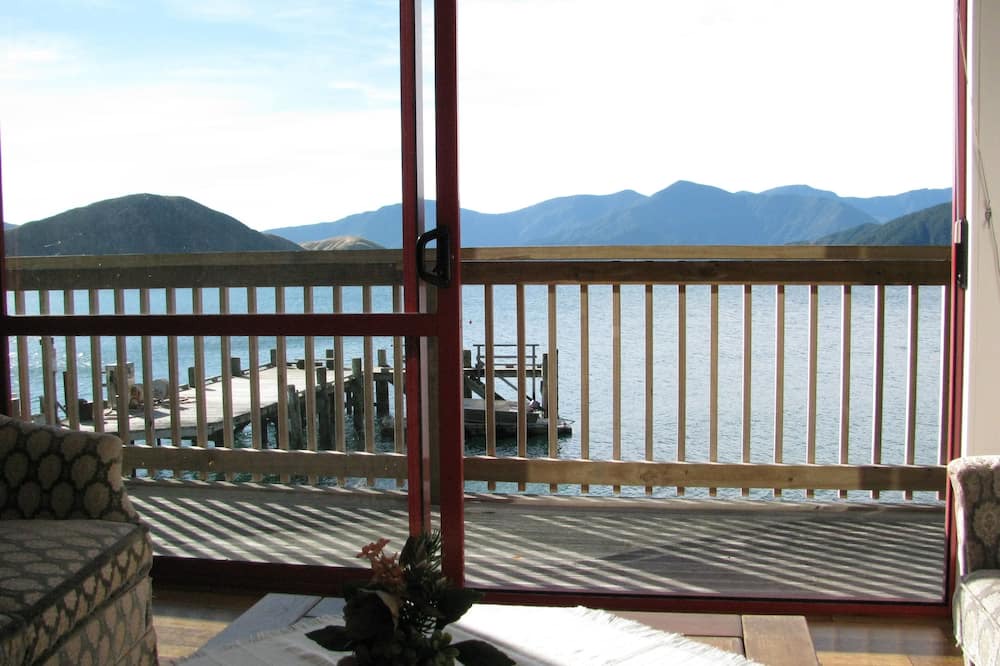 Wilson Bay Apartment | The Lodge At Te Rawa - Boat Access Only