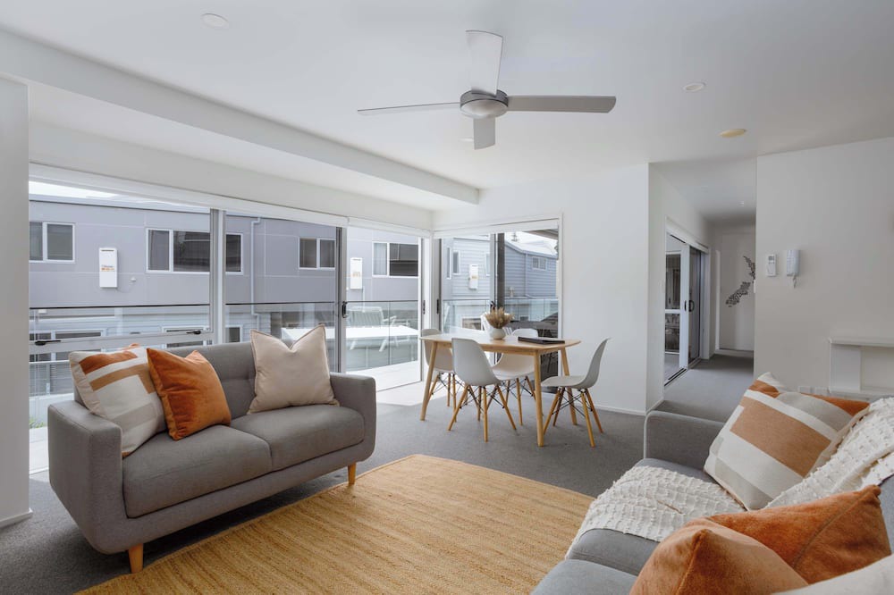 Mount Maunganui Apartment | Sunny & Spacious, Downtown Mount, Beach & Pool