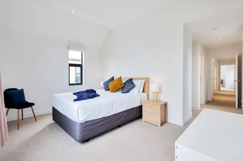 Hobsonville Apartment | Blissful Breeze Townhouse with Parking and Patio