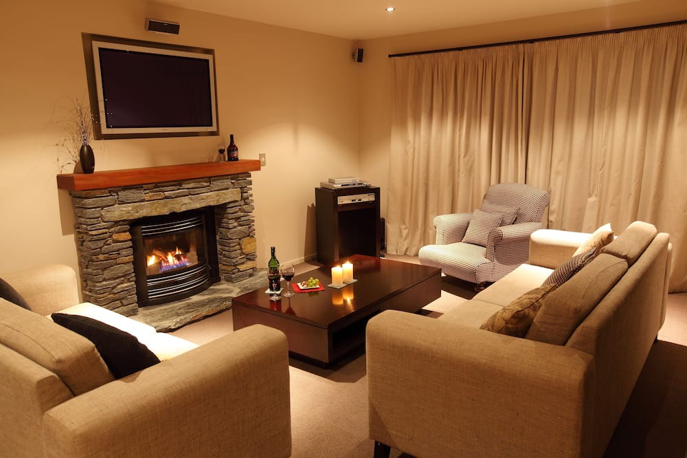Arrowtown Apartment | Arrowfield Apartments