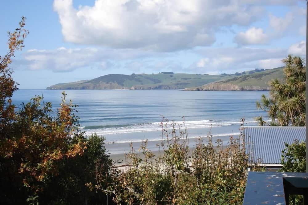 Warrington House | Sea & beach views with safe swimming 15 min north of Dunedin.