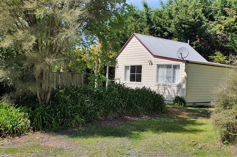 Martinborough Cottage | Akupe Cottage, Martinborough